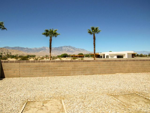 38521 Commons Valley Drive, Palm Desert, CA 92260