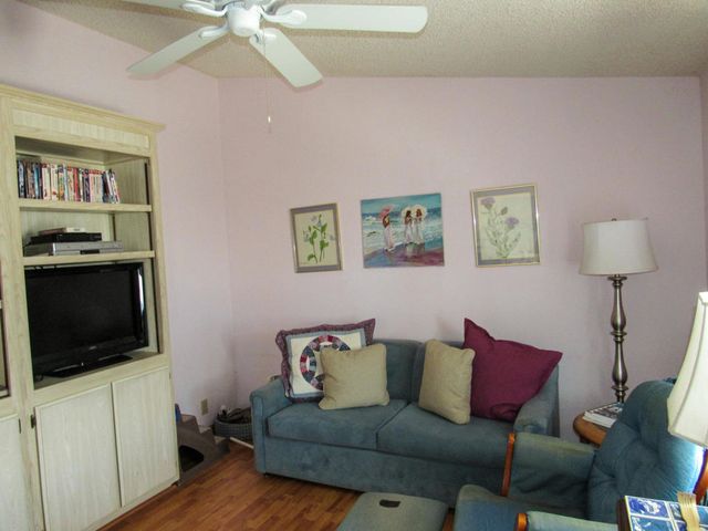 38521 Commons Valley Drive, Palm Desert, CA 92260