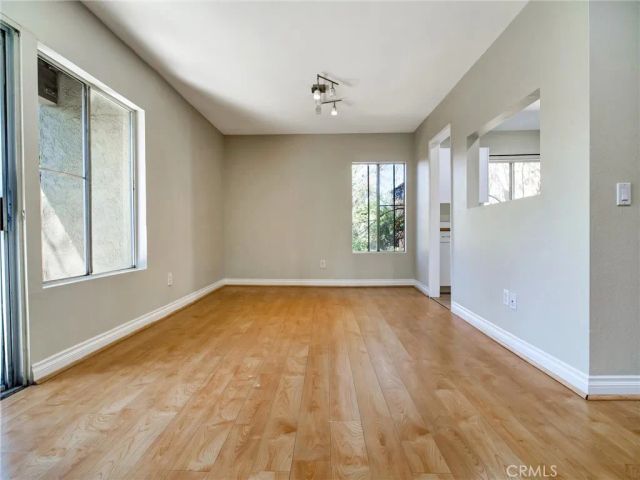 18350 Hatteras 123, Tarzana, CA 91356
