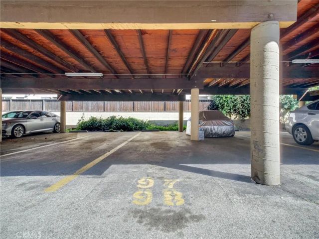 18350 Hatteras 123, Tarzana, CA 91356