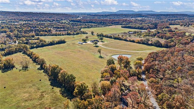 2365 W Gum Log Road, Russellville, AR 72802