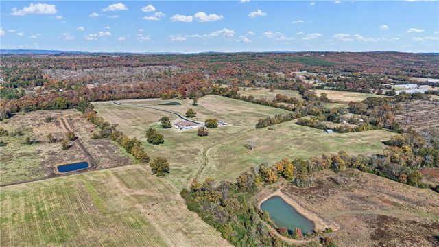 2365 W Gum Log Road, Russellville, AR 72802