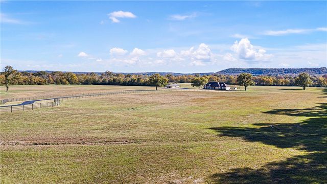 2365 W Gum Log Road, Russellville, AR 72802