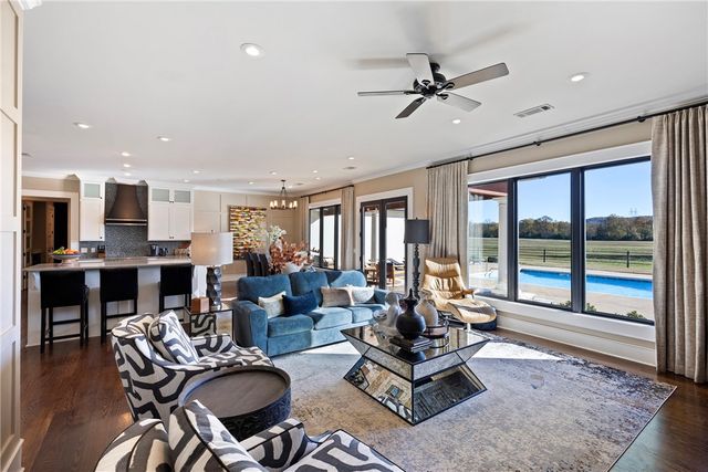 2365 W Gum Log Road, Russellville, AR 72802