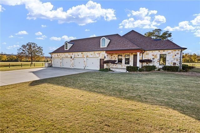 2365 W Gum Log Road, Russellville, AR 72802