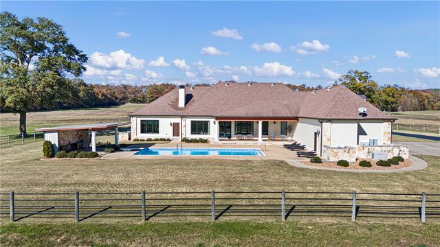 2365 W Gum Log Road, Russellville, AR 72802