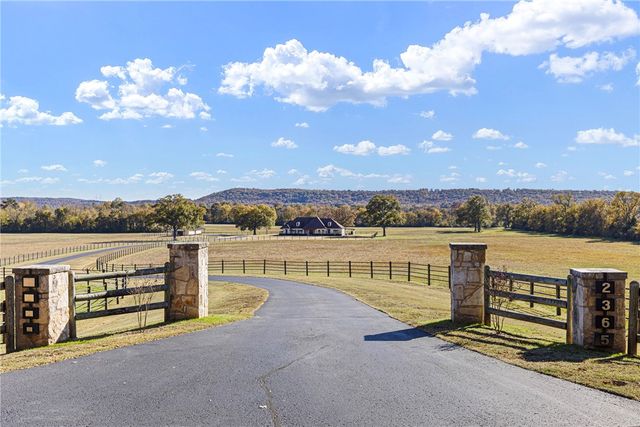 2365 W Gum Log Road, Russellville, AR 72802