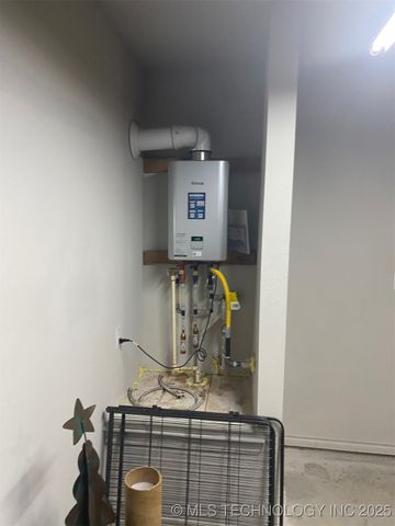 7122 E 155th Place S, Bixby, OK 74008