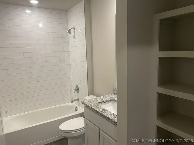 7122 E 155th Place S, Bixby, OK 74008