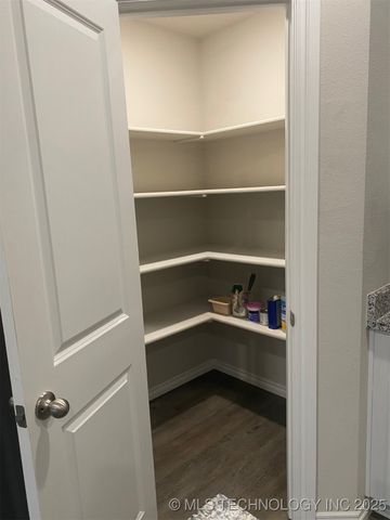 7122 E 155th Place S, Bixby, OK 74008