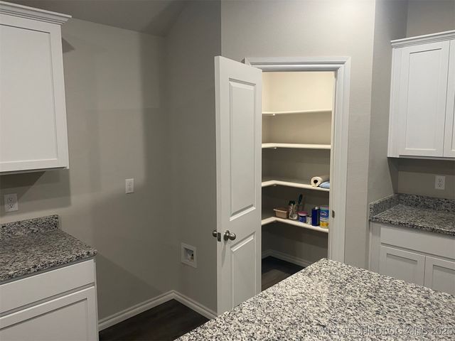 7122 E 155th Place S, Bixby, OK 74008