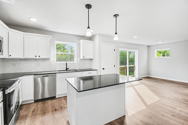 5550 Mammoth Drive Se, Caledonia Twp, MI 49316
