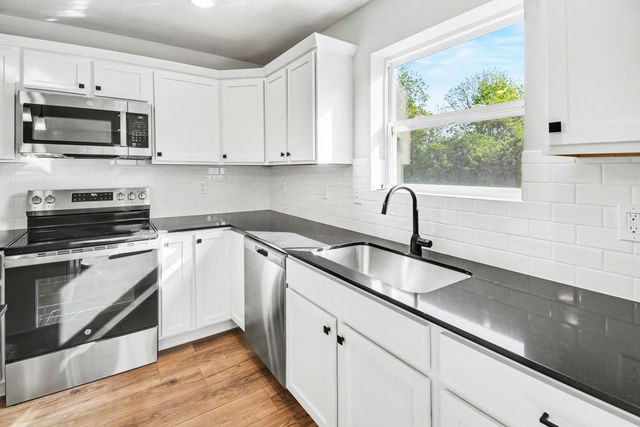 5550 Mammoth Drive Se, Caledonia Twp, MI 49316