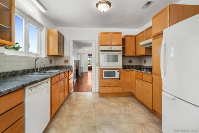 145 S Grape Street, Escondido, CA 92025