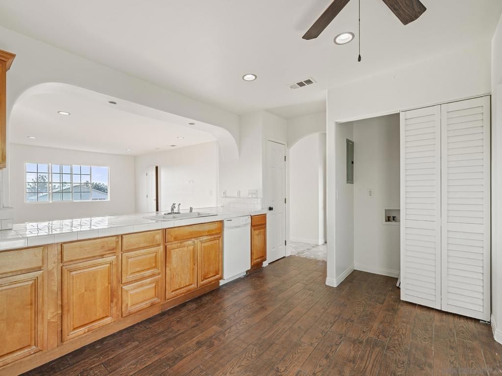 Image 5 of property listing at 330 Willie James Jones Ave, San Diego, CA 92102