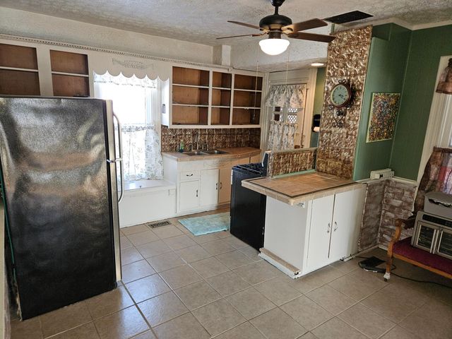 100 N Elm Street, Sugar Grove, OH 43155