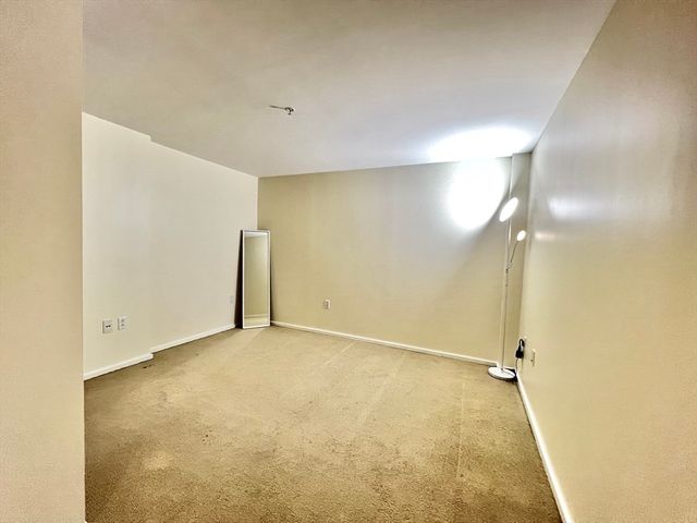 2 Earhart 121, Cambridge, MA 02141