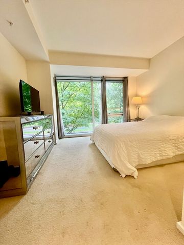 2 Earhart 121, Cambridge, MA 02141