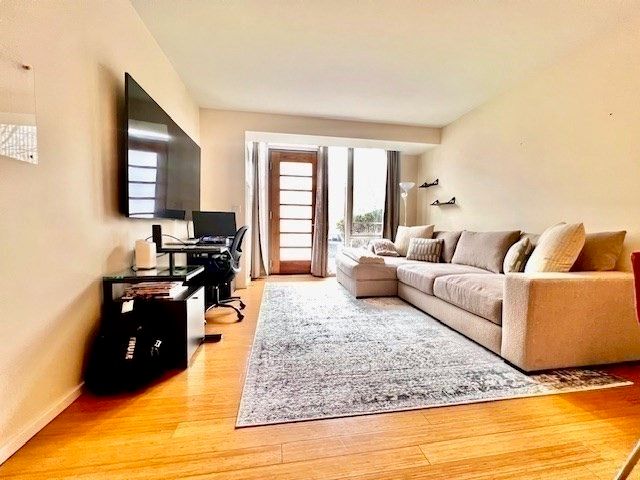 2 Earhart 121, Cambridge, MA 02141