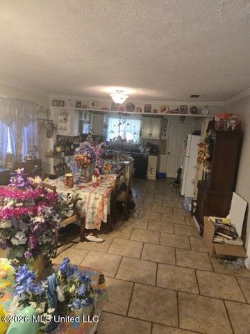 283 Simpson Highway 28, Magee, MS 39111