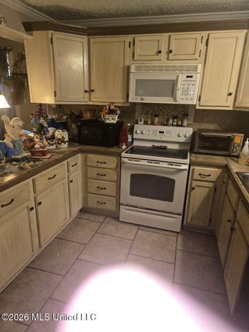 283 Simpson Highway 28, Magee, MS 39111