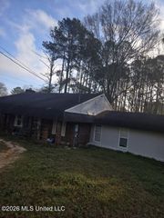 283 Simpson Highway 28, Magee, MS 39111