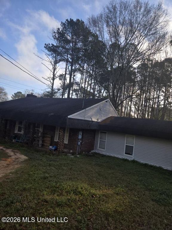 283 Simpson Highway 28, Magee, MS 39111