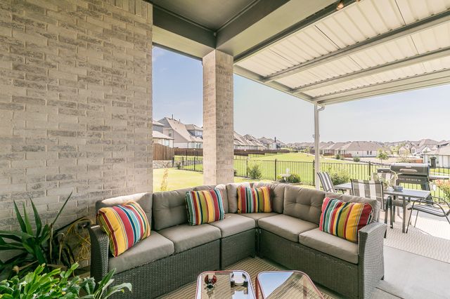 2214 Desmond Drive, Forney, TX 75126