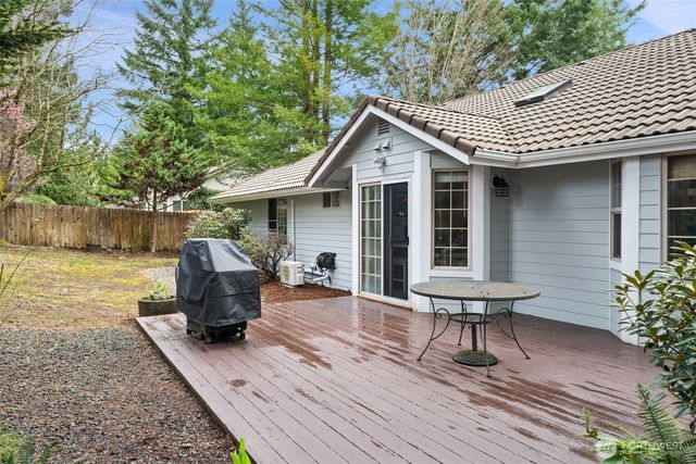 671 E Old Ranch Road, Allyn, WA 98524