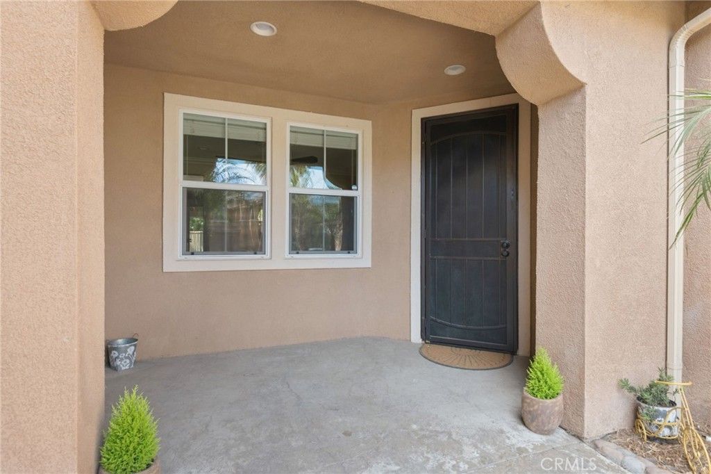 Image 3 of property listing at 29183 Woodbridge Drive, Murrieta, CA 92563