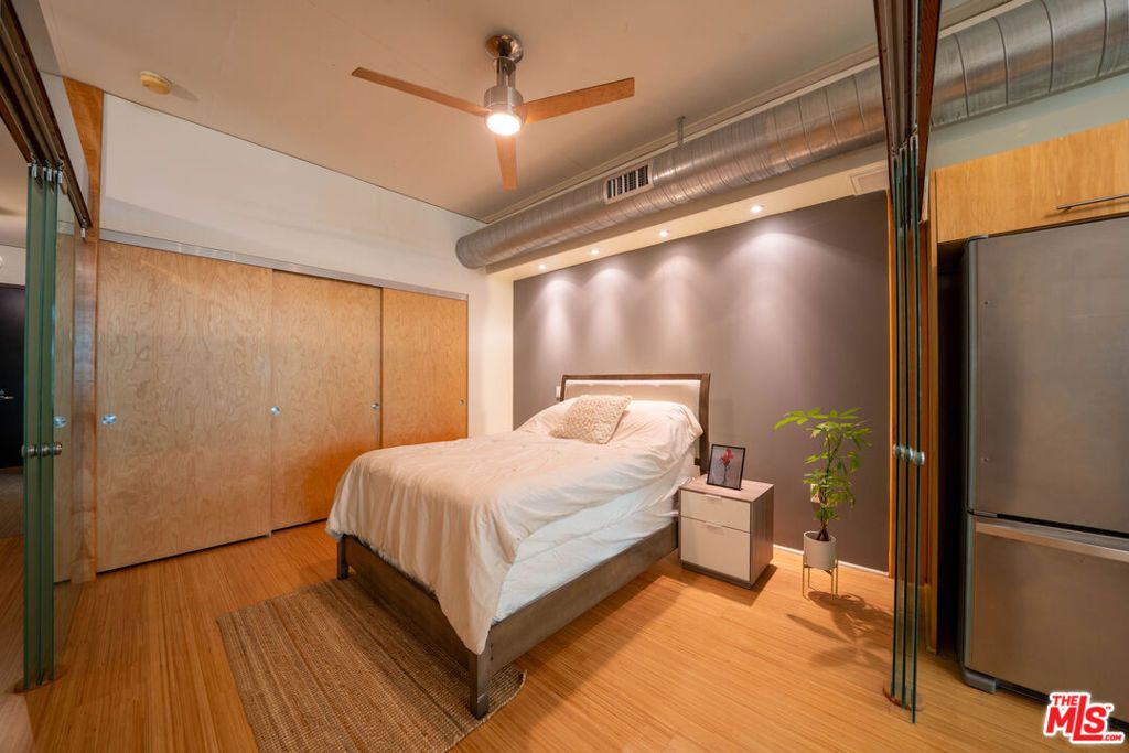 Image 21 of property listing at 1111 S Grand Avenue 605, Los Angeles, CA 90015