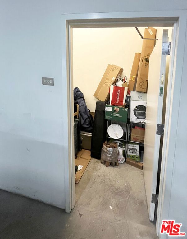 Image 38 of property listing at 1111 S Grand Avenue 605, Los Angeles, CA 90015