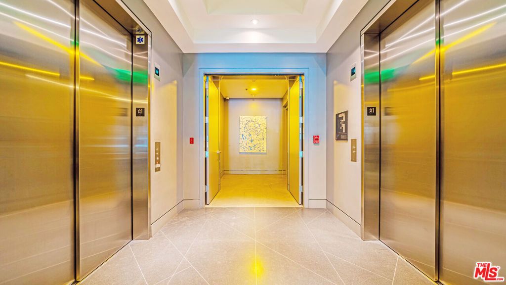 Image 5 of property listing at 1111 S Grand Avenue 605, Los Angeles, CA 90015