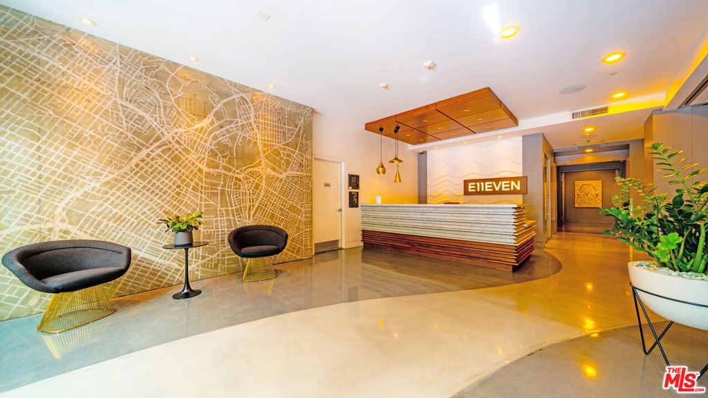 Image 7 of property listing at 1111 S Grand Avenue 605, Los Angeles, CA 90015