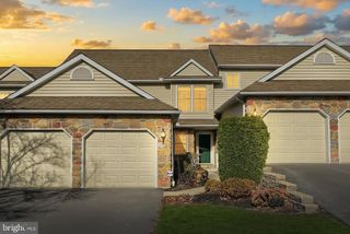 115 N FOUNTAIN DR #9, York, PA 17402