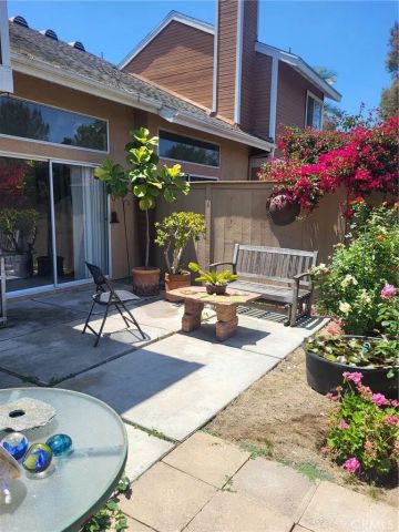 23 Marigold 22, Aliso Viejo, CA 92656