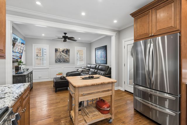 5305 W Addison Street, Chicago, IL 60641