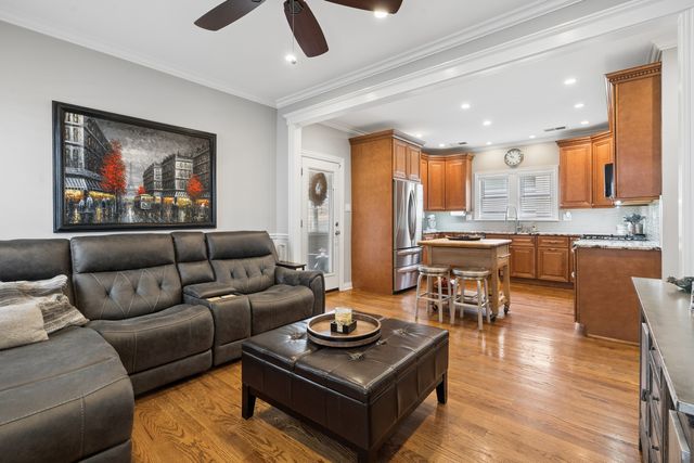 5305 W Addison Street, Chicago, IL 60641
