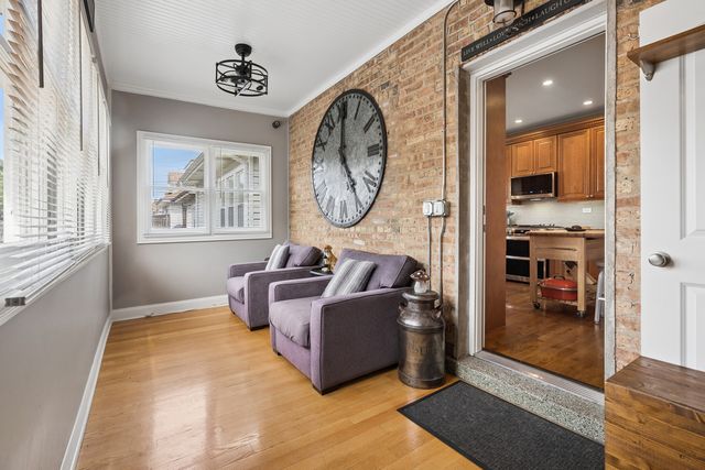 5305 W Addison Street, Chicago, IL 60641