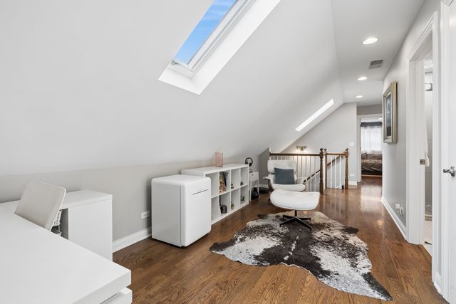 5305 W Addison Street, Chicago, IL 60641