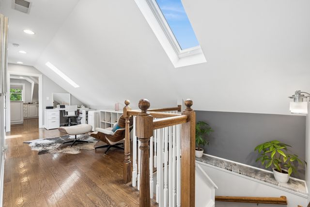 5305 W Addison Street, Chicago, IL 60641