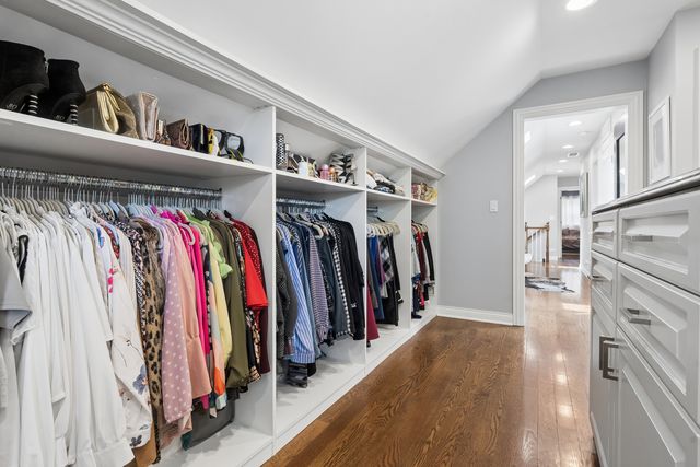 5305 W Addison Street, Chicago, IL 60641
