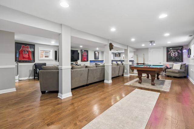 5305 W Addison Street, Chicago, IL 60641