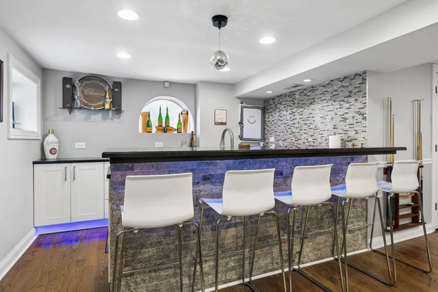 5305 W Addison Street, Chicago, IL 60641