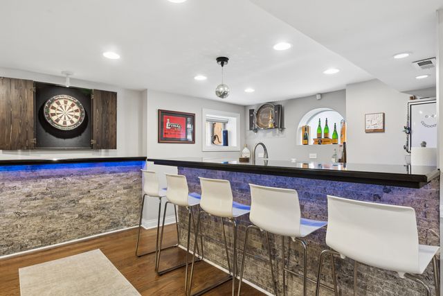 5305 W Addison Street, Chicago, IL 60641