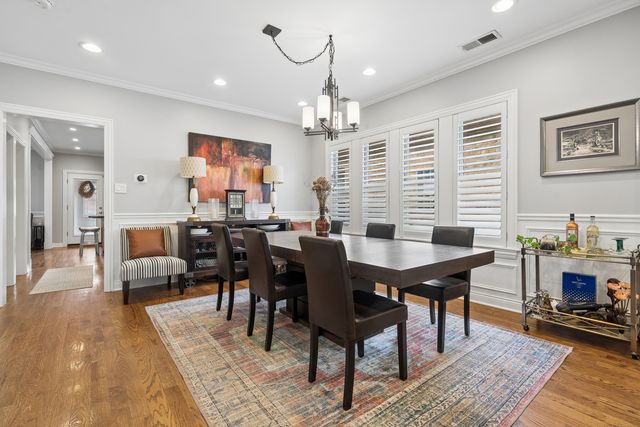 5305 W Addison Street, Chicago, IL 60641