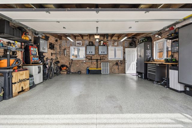 5305 W Addison Street, Chicago, IL 60641