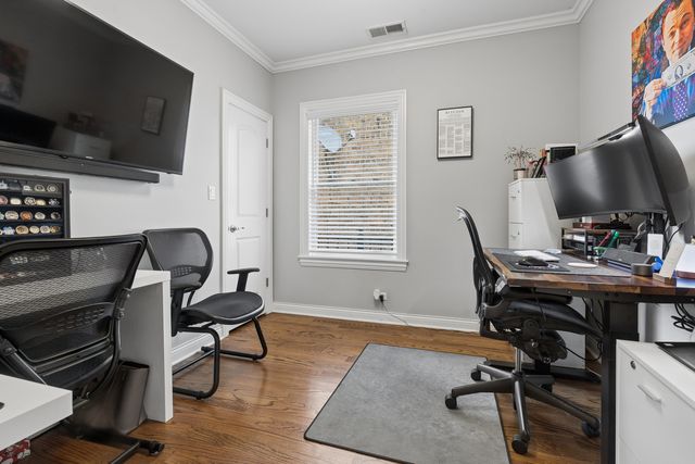 5305 W Addison Street, Chicago, IL 60641
