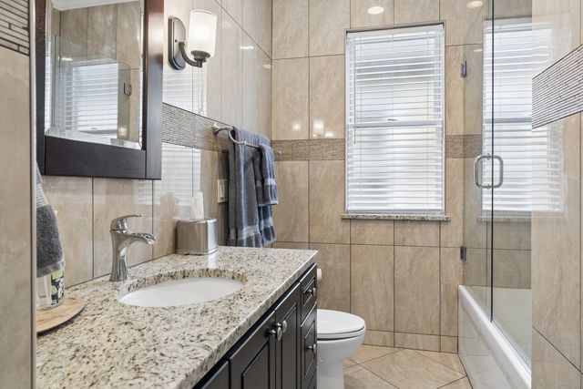 5305 W Addison Street, Chicago, IL 60641