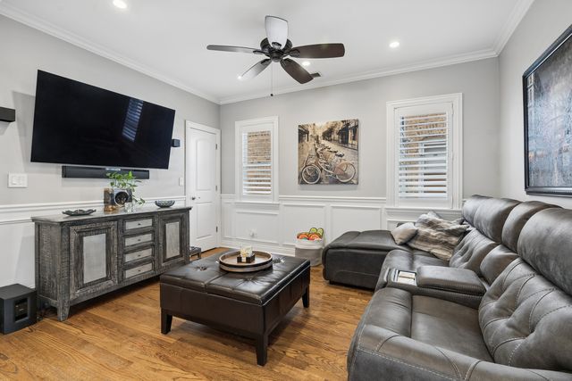 5305 W Addison Street, Chicago, IL 60641